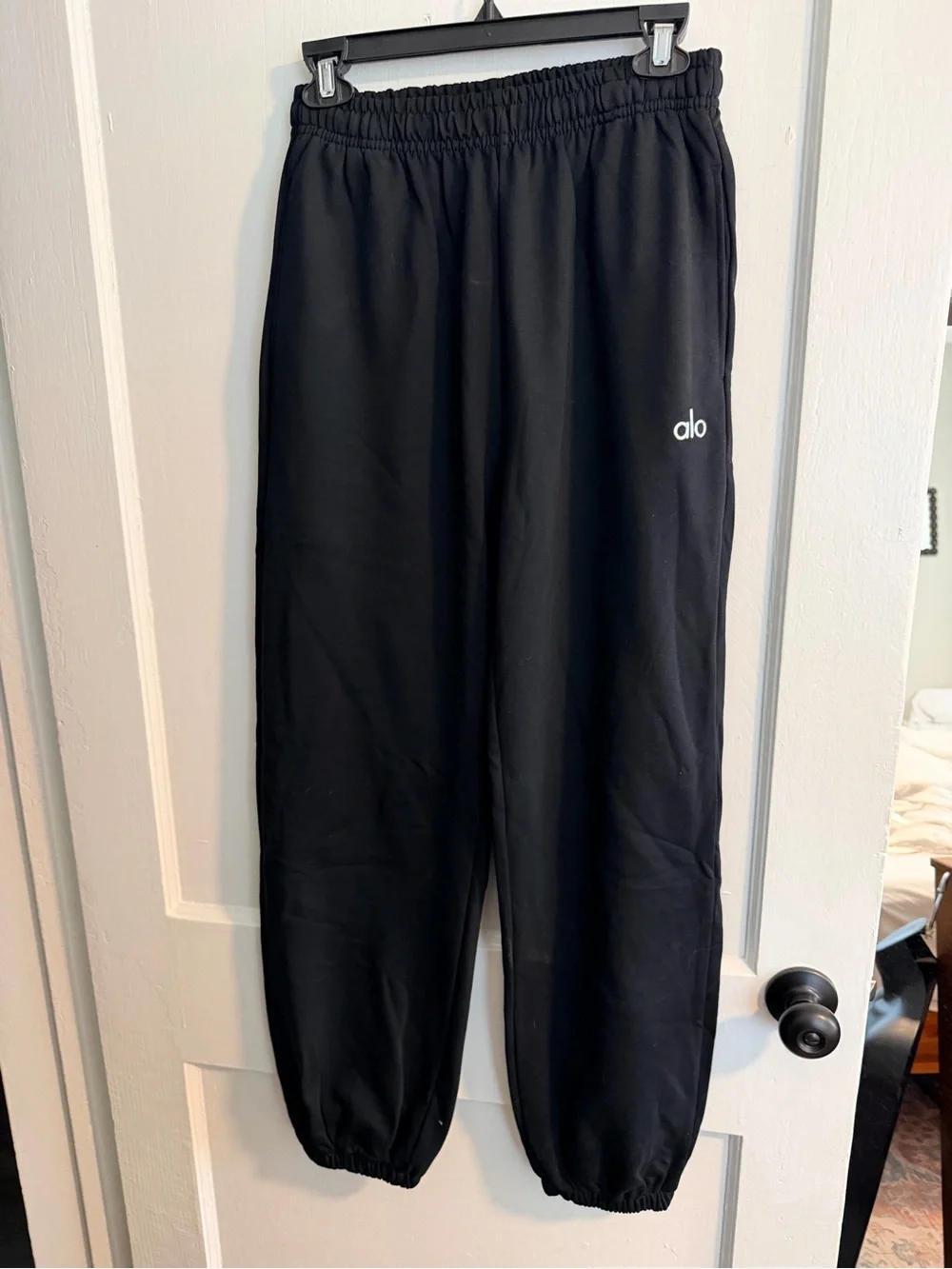NWT ALO Yoga Black Relaxed accolade Jogger Pants